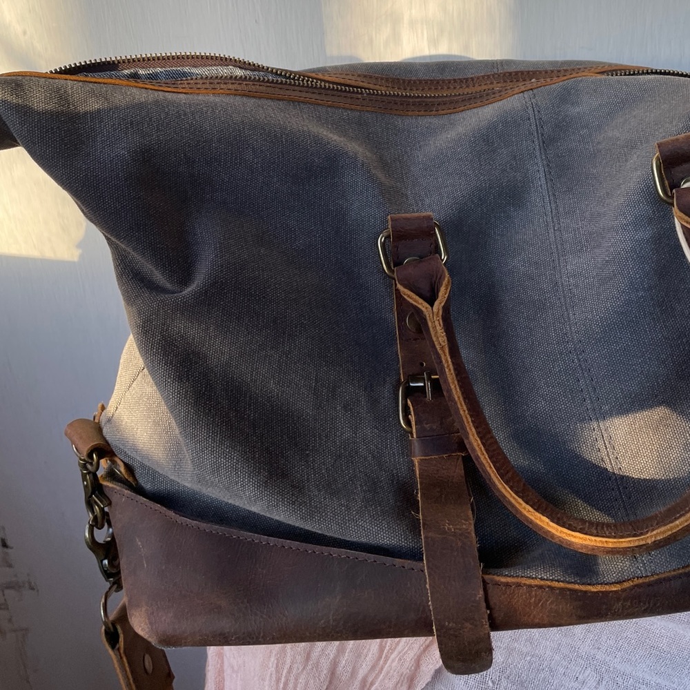 Custom Made Leather Tote Travel Bag - Picture 4 of 6